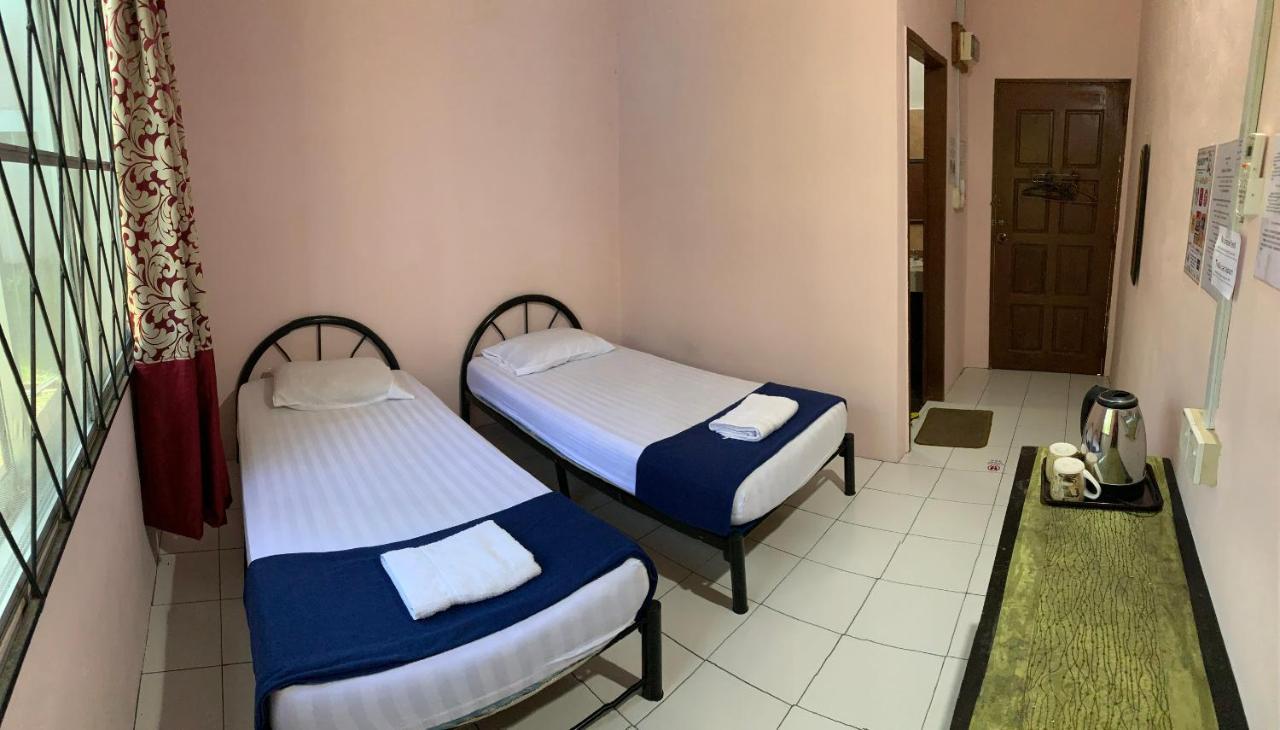 Rtms Guesthouse Семпорна Екстериор снимка